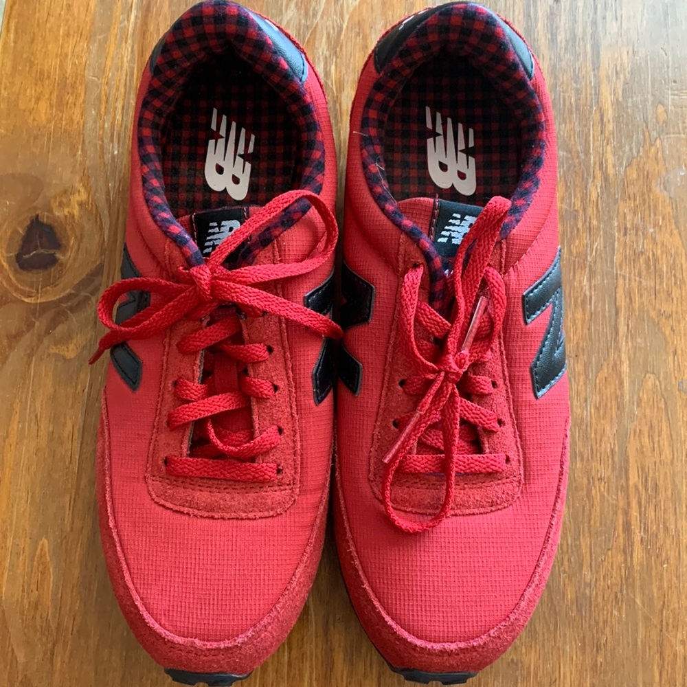 NWOT New Balance Red Sneakers | Size: 7